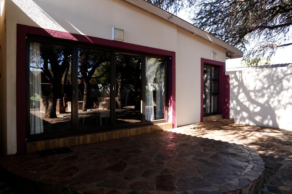 The Hedge Guesthouse Kuruman Exterior photo