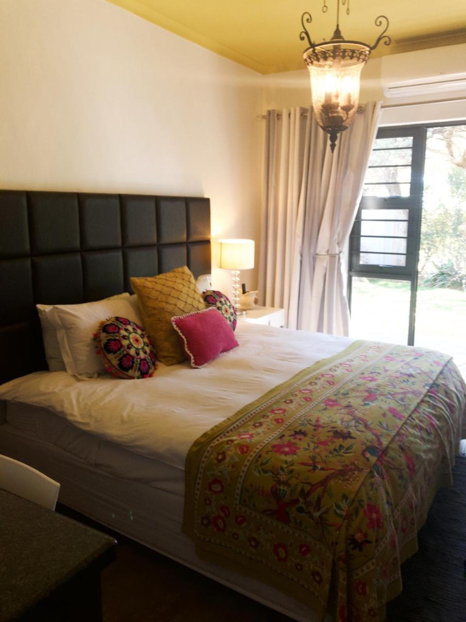 The Hedge Guesthouse Kuruman Exterior photo